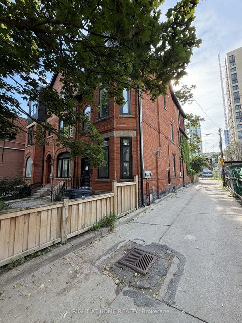 Photo 1 at 272 Seaton Street, South St. James Town, Toronto
