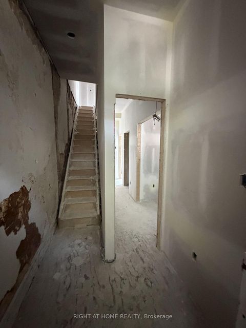 Photo 8 at 272 Seaton Street, South St. James Town, Toronto