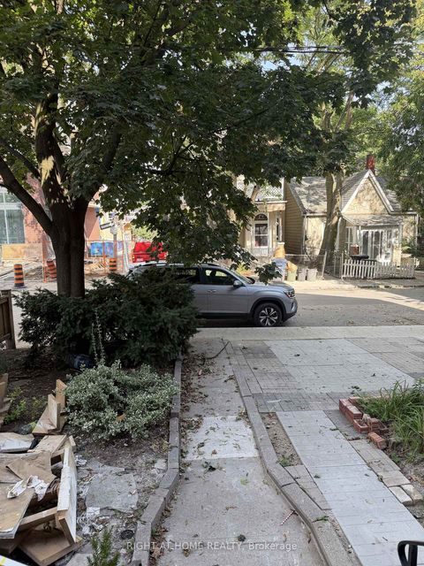Photo 13 at 272 Seaton Street, South St. James Town, Toronto