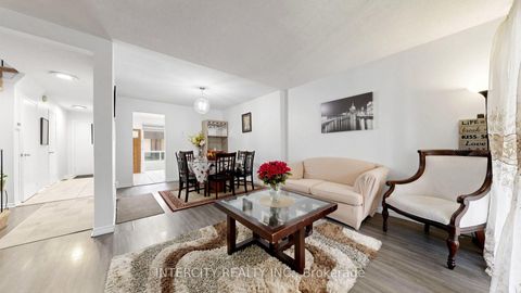 Photo 9 at 142 - 21 Livonia Place, Morningside, Toronto