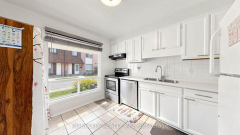 Photo 13 at 142 - 21 Livonia Place, Morningside, Toronto