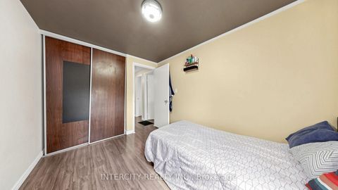 Photo 27 at 142 - 21 Livonia Place, Morningside, Toronto