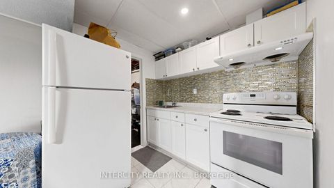 Photo 37 at 142 - 21 Livonia Place, Morningside, Toronto