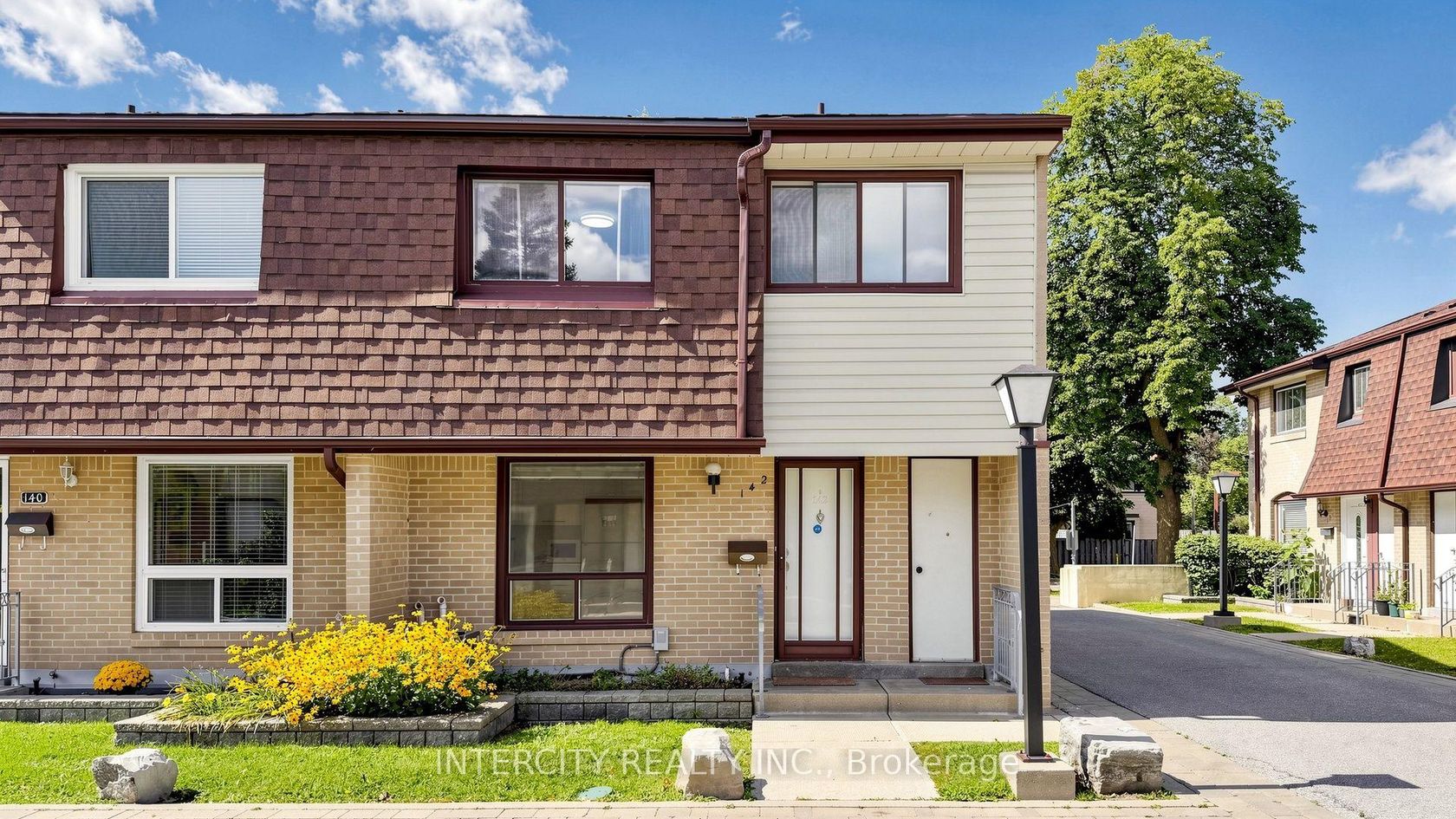 142 - 21 Livonia Place, Morningside, Toronto photo number 2