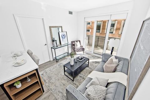 Photo 4 at 704 - 39 Roehampton Avenue, Mount Pleasant West, Toronto