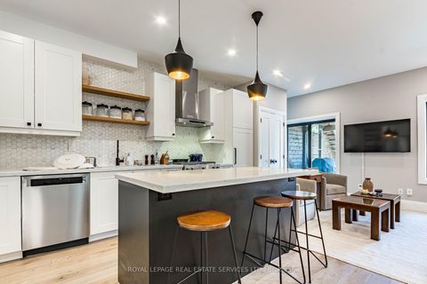 Photo 24 at 238 Garden Avenue, Swansea, Toronto