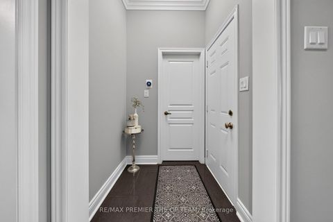 Photo 2 at 3 Sedgewick Place, Vellore Village, Vaughan