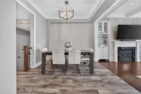 Photo 4 at 3 Sedgewick Place, Vellore Village, Vaughan