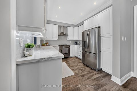 Photo 7 at 3 Sedgewick Place, Vellore Village, Vaughan