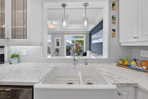 Photo 9 at 3 Sedgewick Place, Vellore Village, Vaughan