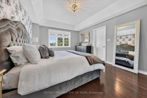 Photo 13 at 3 Sedgewick Place, Vellore Village, Vaughan
