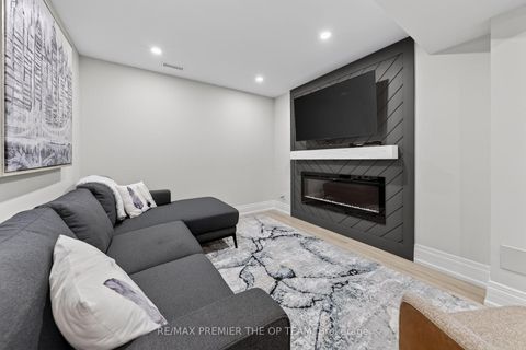 Photo 33 at 3 Sedgewick Place, Vellore Village, Vaughan