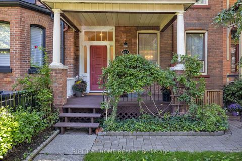 Photo 3 at 239 Seaton Street, Moss Park, Toronto