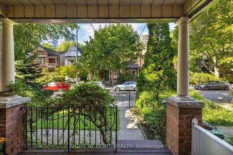 Photo 5 at 239 Seaton Street, Moss Park, Toronto