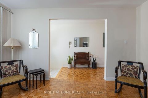 Photo 8 at 239 Seaton Street, Moss Park, Toronto