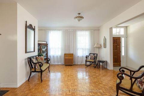Photo 10 at 239 Seaton Street, Moss Park, Toronto