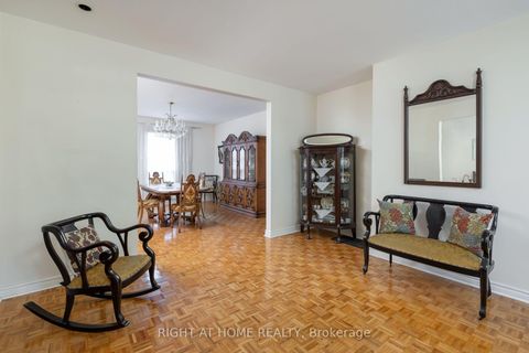 Photo 11 at 239 Seaton Street, Moss Park, Toronto