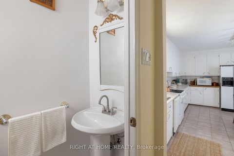 Photo 18 at 239 Seaton Street, Moss Park, Toronto
