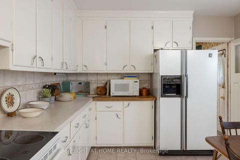 Photo 23 at 239 Seaton Street, Moss Park, Toronto