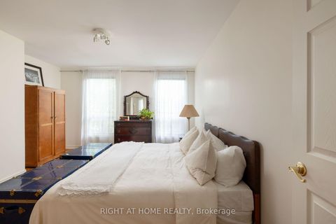 Photo 27 at 239 Seaton Street, Moss Park, Toronto