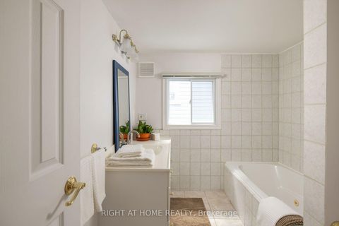 Photo 34 at 239 Seaton Street, Moss Park, Toronto