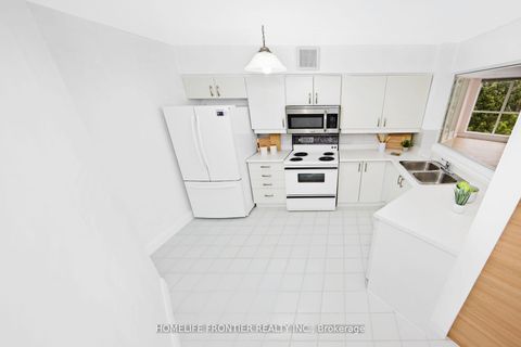 Photo 8 at 440 - 22 Southport Street, Swansea, Toronto