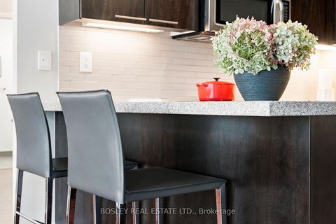 Photo 10 at 802 - 25 Broadway Avenue, Mount Pleasant West, Toronto