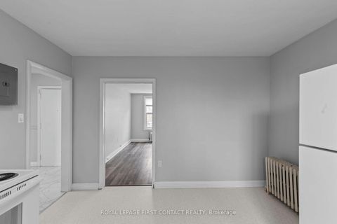 Photo 9 at 134 Napier Street, Codrington, Barrie