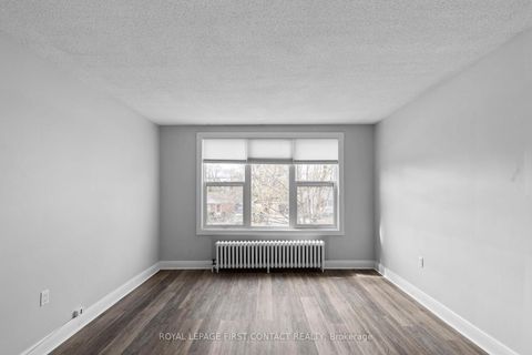Photo 11 at 134 Napier Street, Codrington, Barrie