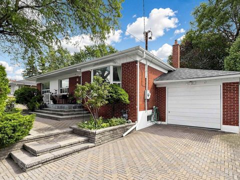 Photo 1 at 37 Tefley Road, Newtonbrook West, Toronto