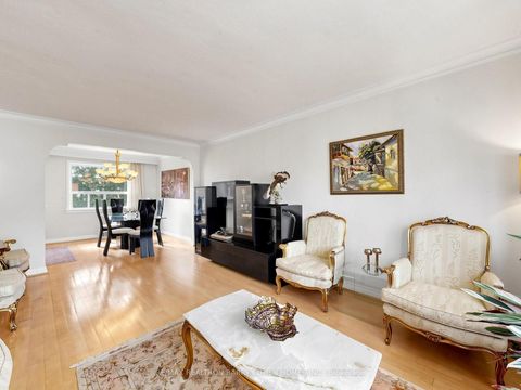 Photo 3 at 37 Tefley Road, Newtonbrook West, Toronto