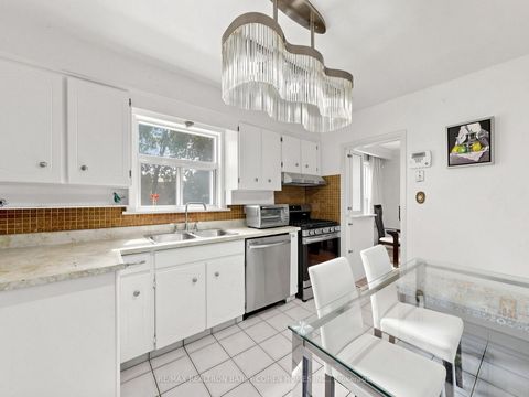 Photo 6 at 37 Tefley Road, Newtonbrook West, Toronto