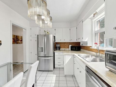 Photo 7 at 37 Tefley Road, Newtonbrook West, Toronto