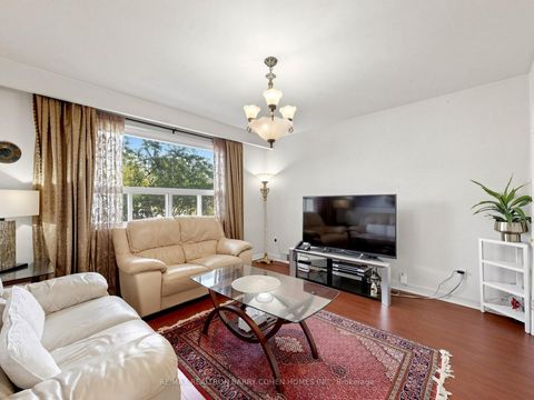 Photo 8 at 37 Tefley Road, Newtonbrook West, Toronto