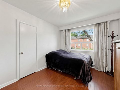 Photo 9 at 37 Tefley Road, Newtonbrook West, Toronto
