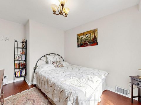 Photo 10 at 37 Tefley Road, Newtonbrook West, Toronto