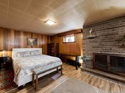 Photo 17 at 37 Tefley Road, Newtonbrook West, Toronto