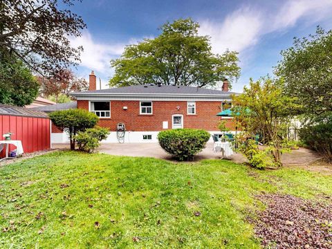 Photo 22 at 37 Tefley Road, Newtonbrook West, Toronto
