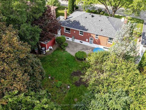 Photo 23 at 37 Tefley Road, Newtonbrook West, Toronto