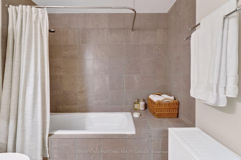 Photo 29 at 208 - 993 Queen Street W, Bellwoods, Toronto