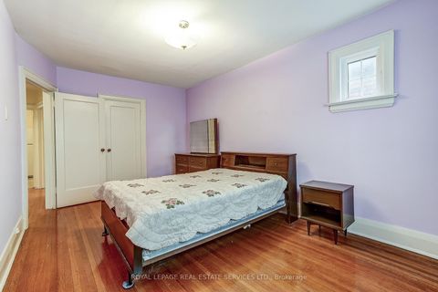 Photo 18 at 15 Oakview Avenue, High Park North, Toronto