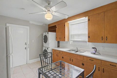 Photo 2 at 77 Avondale Avenue, Willowdale East, Toronto