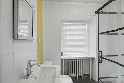 Photo 14 at 77 Avondale Avenue, Willowdale East, Toronto