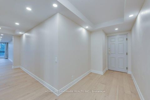 Photo 2 at 306 - 1 Concorde Place, Don Mills, Toronto