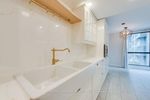 Photo 9 at 306 - 1 Concorde Place, Don Mills, Toronto