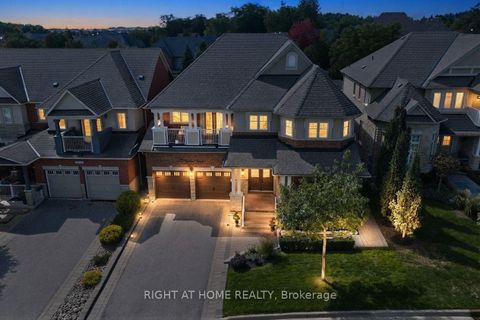 Photo 1 at 12 Roderick Court, Jefferson, Richmond Hill