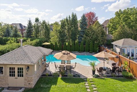 Photo 2 at 12 Roderick Court, Jefferson, Richmond Hill