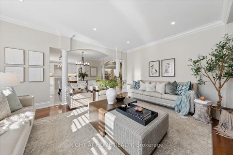 Photo 3 at 12 Roderick Court, Jefferson, Richmond Hill