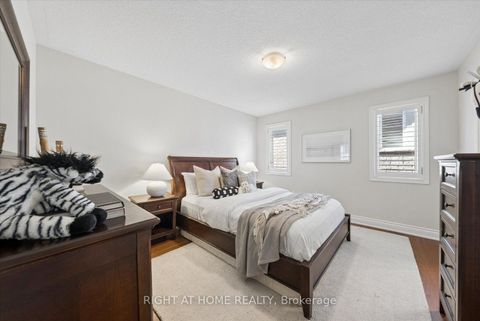 Photo 27 at 12 Roderick Court, Jefferson, Richmond Hill