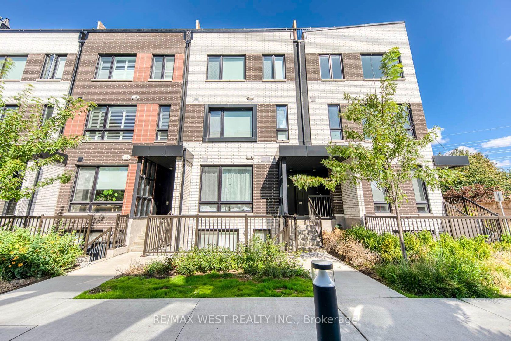 3 - 40 Ed Clark Gardens Boulevard, Pellam Park, Toronto photo number 2